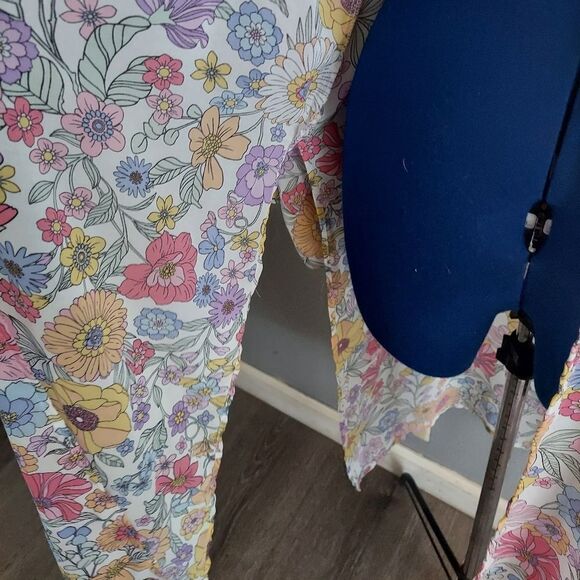 L.I.F.E. Floral Kimono Medium - Picture 4 of 7
